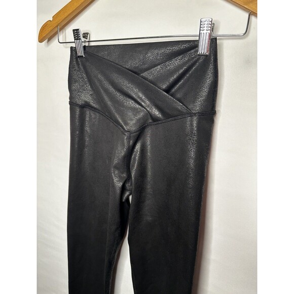 Offline Aerie Faux Leather The Hugger High Waisted Crackle Leggings Size Small - Picture 3 of 9